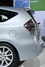 Toyota Prius V 2011 года